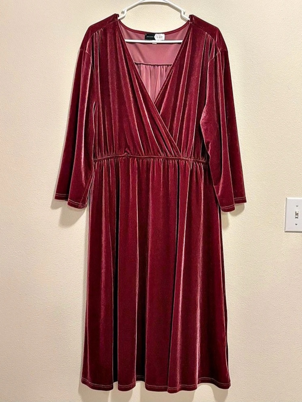 Piper & Scoot Velvet Midi Dress in Mauvy Red Size 2X